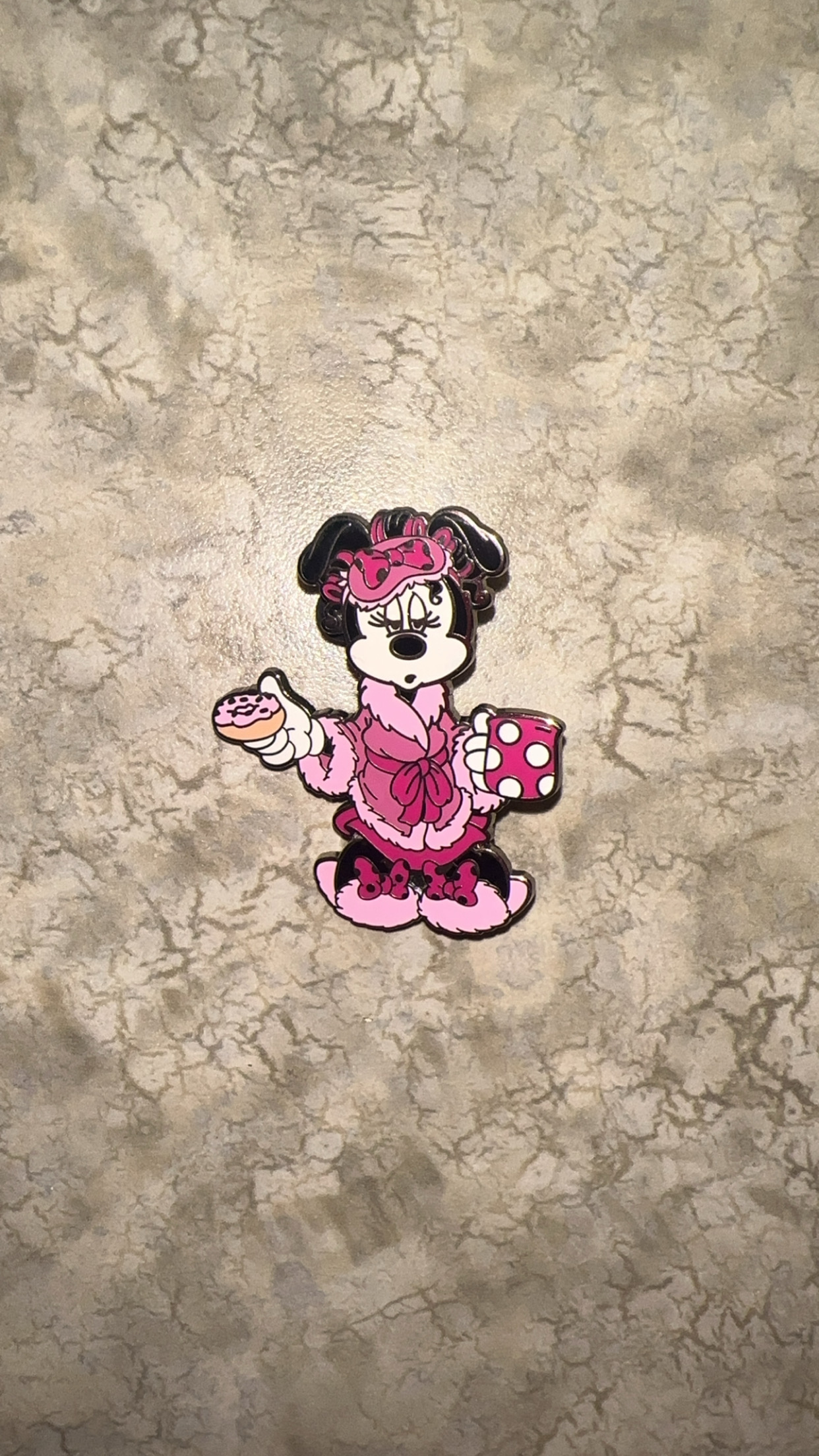 Disney Minnie Mouse Lapel Pin for Backpack, Clothes Shoes