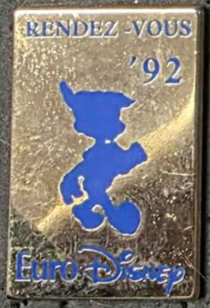 Disney EURO Disney rendez vouz 1992 blue opening pin